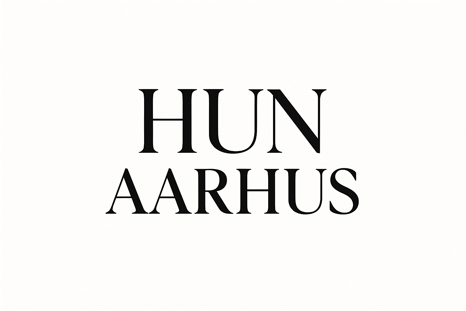 et billede der hovedsageligt er hvid men emmer af mode og med et stort hun aarhus i midten skrevet kun i stort